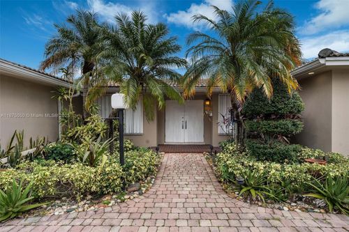 20525 Highland Lakes Blvd, Miami, FL, 33179-2239 | Card Image