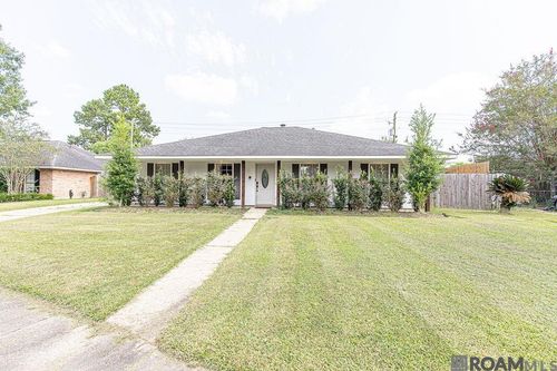 15731 Hewwood Ave, Baton Rouge, LA, 70816-3214 | Card Image