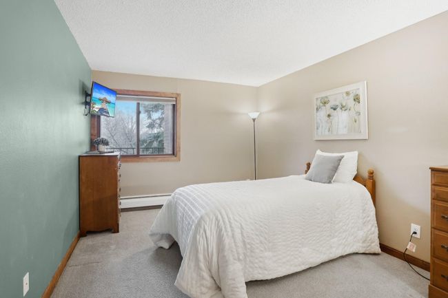 12-web-or-mls-Plymouth Blvd 318-012.jpg | Image 13
