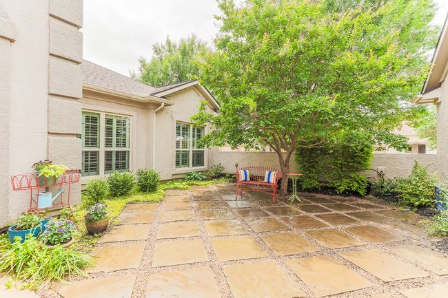 Lush landscaping | Image 5