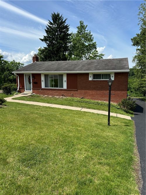 200 Arla Dr, Pittsburgh, PA, 15220-2602 | Card Image