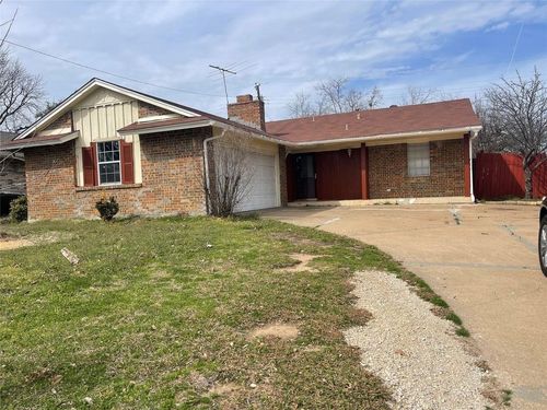 2517 Chevy Chase Dr, Irving, TX, 75062-8704 | Card Image