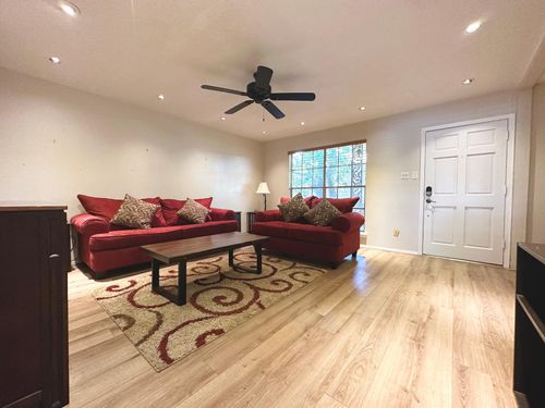 apt-154-3224 Timmons Ln, Houston, TX, 77027-5949 | Card Image