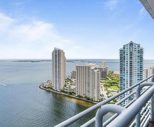 3926-b-325 S Biscayne Blvd, Miami, FL, 33131-2306 | Card Image
