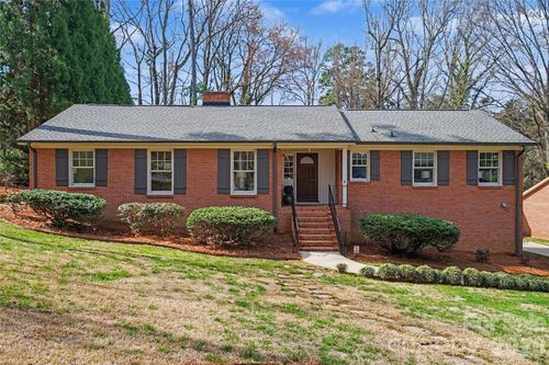 470 Livingston Dr, Charlotte, NC, 28211-4638 | Card Image