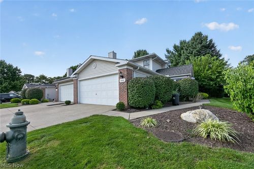 19342 Bradford Ct, Strongsville, OH, 44149-6070 | Card Image