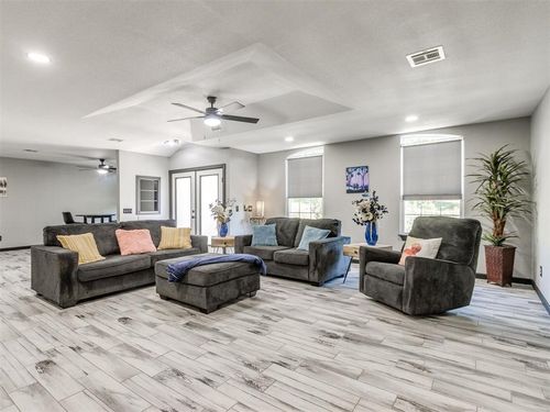 13401 Se 31st St, Choctaw, OK, 73020-6153 | Card Image