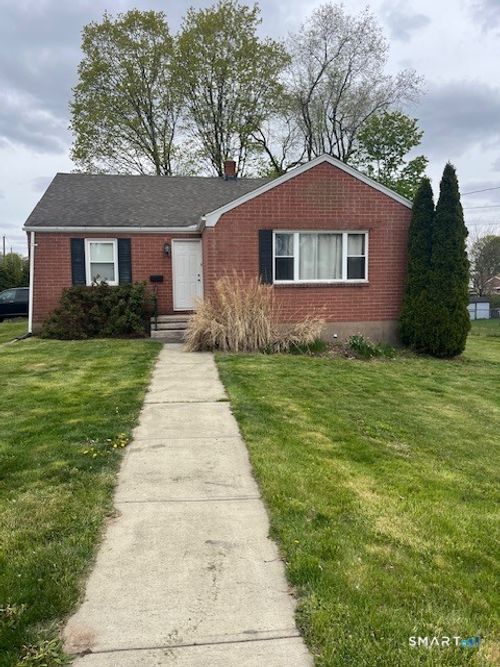 6 Cricket Dr, Meriden, CT, 06450-4604 | Card Image