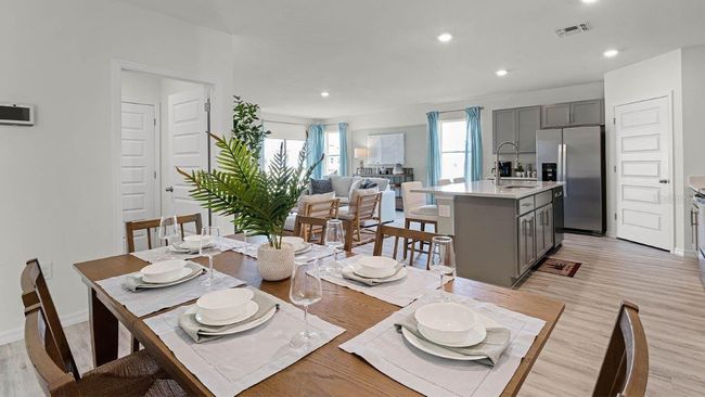 33620 Seattle Slew Dr, House other with 5 bedrooms, 3 bathrooms and null parking in SORRENTO FL | Image 4