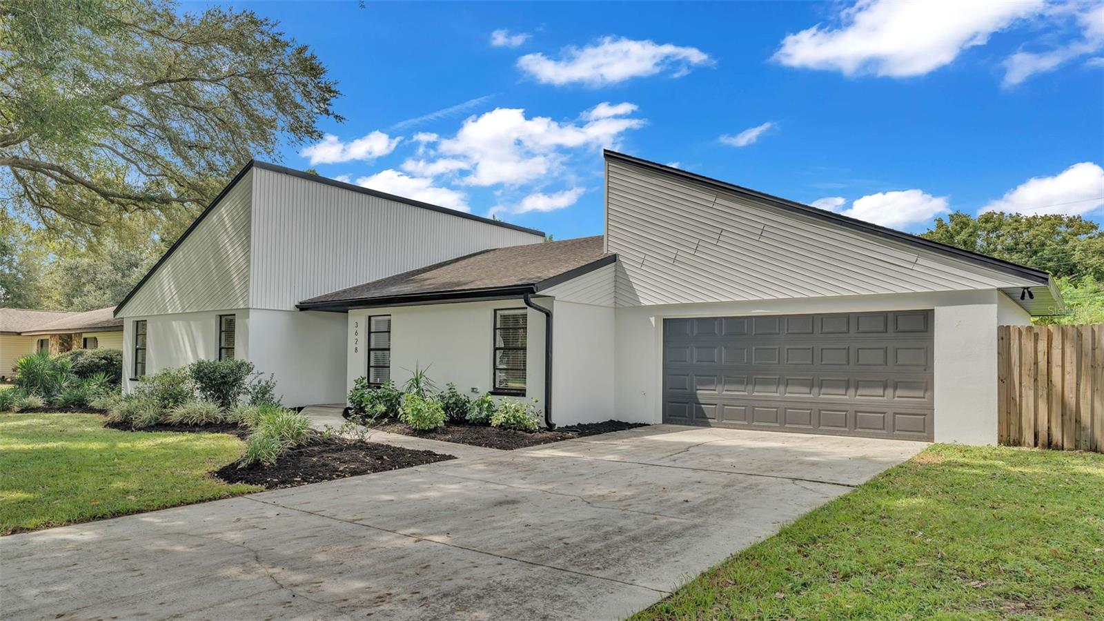 Royal Crest Dr, Lakeland, FL 33812