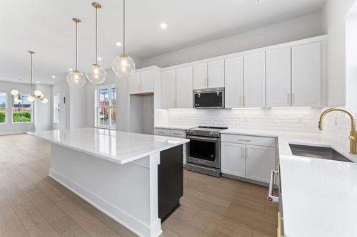 332 Hutcherson Aly, Nashville, TN, 37209-2482 | Card Image