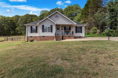 119 Logan Lane, House other with 3 bedrooms, 2 bathrooms and null parking in Easley SC | Image 1