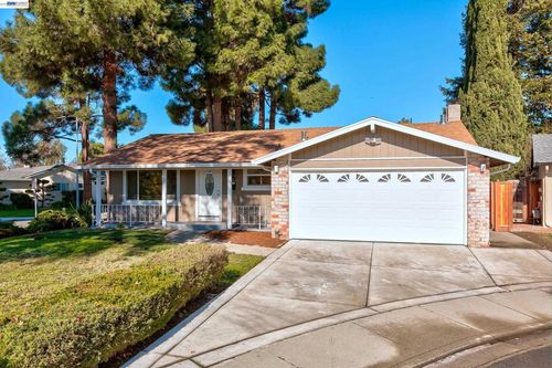 34312 Cornwallis Ct, Fremont, CA, 94555-2335 | Card Image