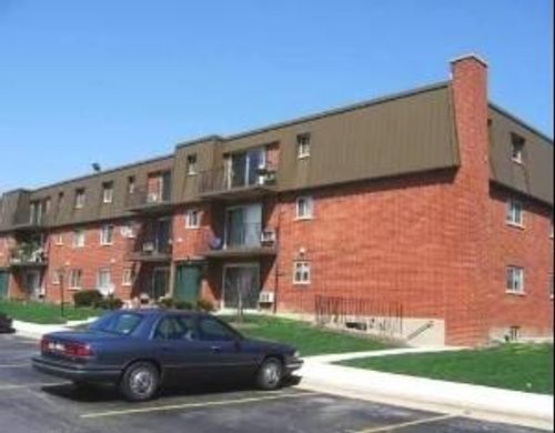 3-3l-574 Fairway View Drive, Wheeling, IL, 60090 | Card Image