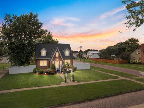 536 Locust St, Minonk, IL, 61760-1341 | Card Image