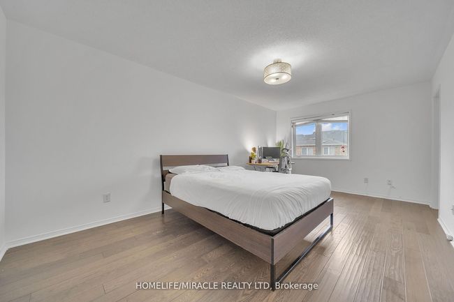 93 Crystal Glen Cres, House attached with 4 bedrooms, 4 bathrooms and 2 parking in Brampton ON | Image 25