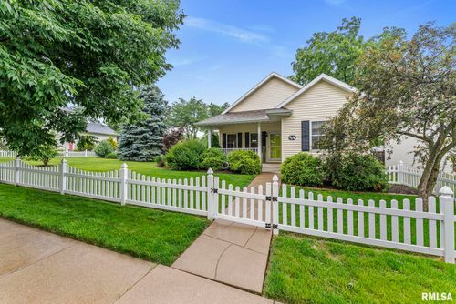 4614 Kelling St, Davenport, IA, 52806-4855 | Card Image