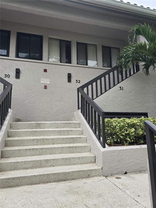 32-1802 Mariner Dr, TARPON SPRINGS, FL, 34689-5861 | Card Image