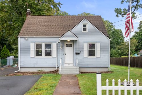 233 Woodland St, Manchester, CT, 06042-2962 | Card Image