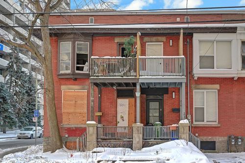 216 Bay Street, Ottawa Centre, ON, K1R5Y9 | Card Image