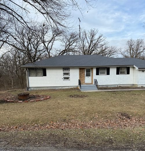 202 Hickory Drive, Roberts, IL, 60962 | Card Image