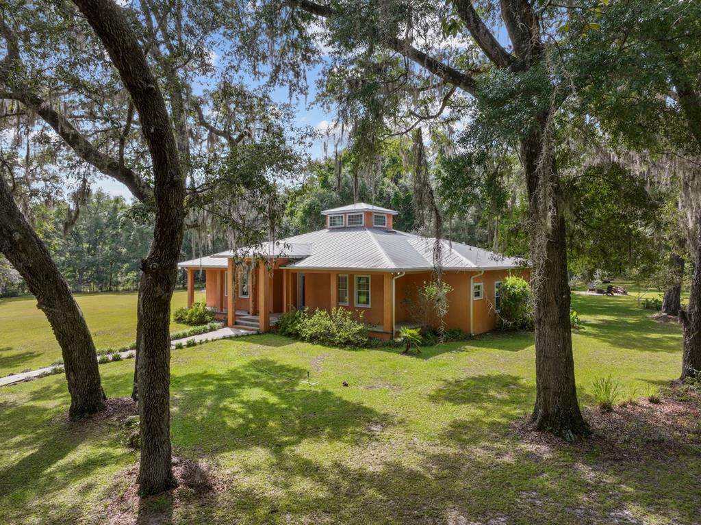 18th Trl, Trenton, FL 32693