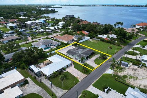 1848 Southpointe Dr, SARASOTA, FL, 34231-5338 | Card Image