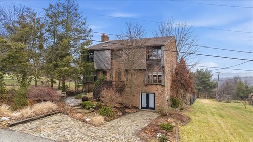 221 Summit Dr, Natrona Heights, PA, 15065-9710 | Card Image