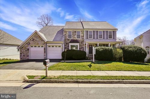 8501 Silverview Dr, LORTON, VA, 22079-4409 | Card Image