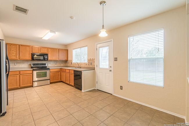 137 Weeping Way, House other with 3 bedrooms, 3 bathrooms and null parking in Cibolo TX | Image 5