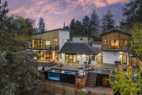 1901 Nw 6th St, Bend, OR, 97703-1101 | Card Image