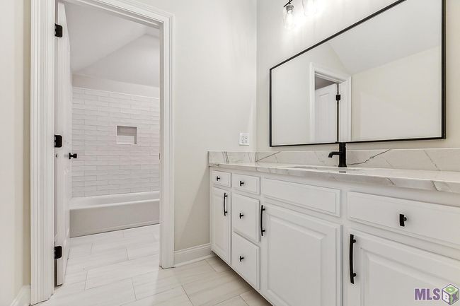 9815 Myrtle Ln, House other with 5 bedrooms, 5 bathrooms and 2 parking in Baton Rouge LA | Image 29