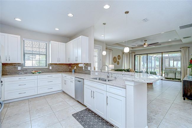 8433 Alberata Vista Dr, House other with 2 bedrooms, 2 bathrooms and null parking in Tampa FL | Image 20