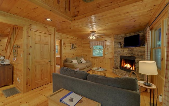 890 Mountain Lake Cir, Home with 3 bedrooms, 3 bathrooms and null parking in Blue Ridge GA | Image 33
