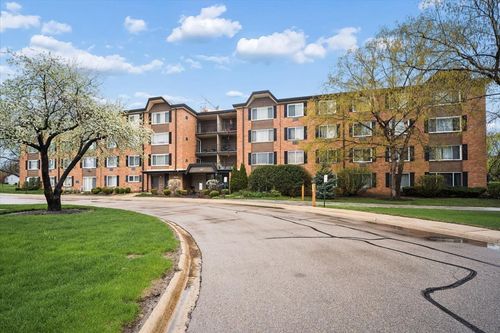 402-1117 S Old Wilke Rd, Arlington Heights, IL, 60005-2958 | Card Image