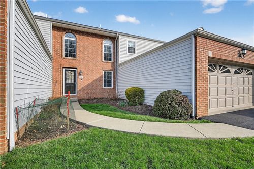 7081 Clubview Dr, Bridgeville, PA, 15017-3600 | Card Image