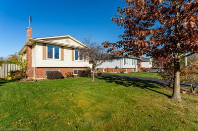 3949 Vineyard Cres, House other with 4 bedrooms, 1 bathrooms and 5 parking in Vineland ON | Image 2