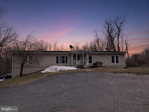 354 Blue Rocks Rd, LENHARTSVILLE, PA, 19534-9417 | Card Image