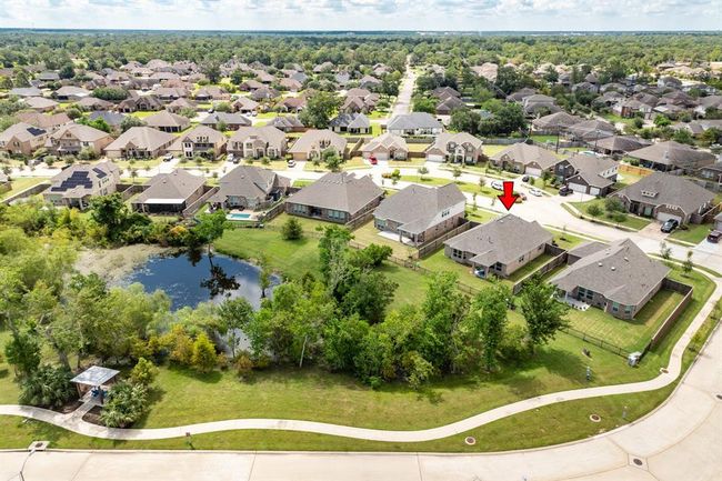 203 Bentwater Ln, House other with 4 bedrooms, 2 bathrooms and 2 parking in Clute TX | Image 5
