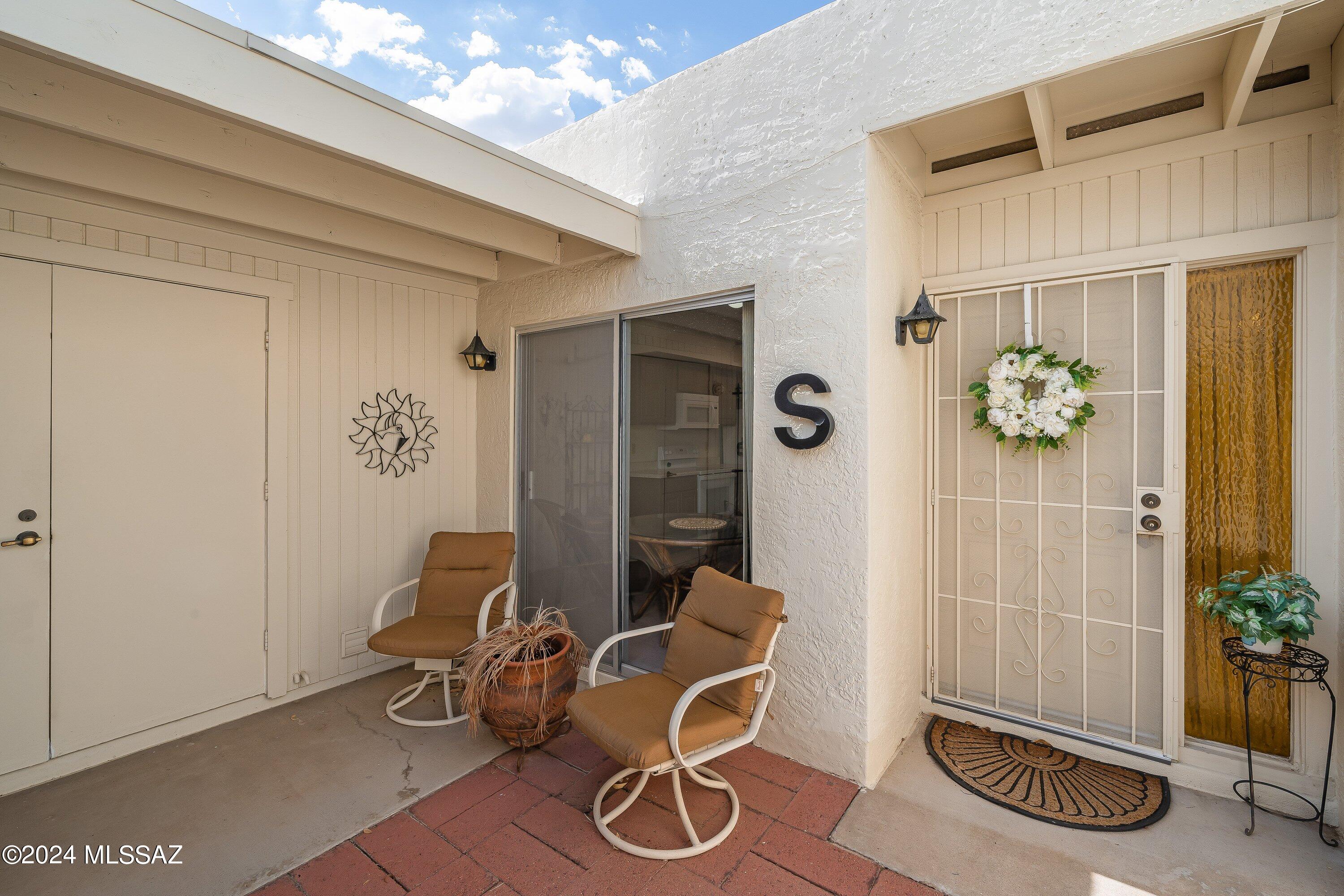 Desert Meadows Cir, Green Valley, AZ 85614