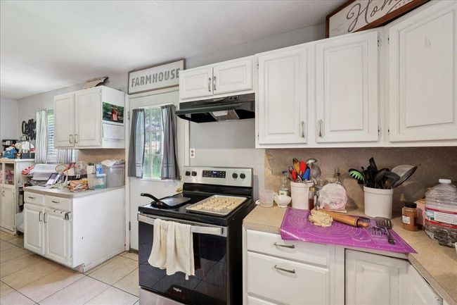731 Meneley Rd, House other with 4 bedrooms, 2 bathrooms and null parking in Winnie TX | Image 12