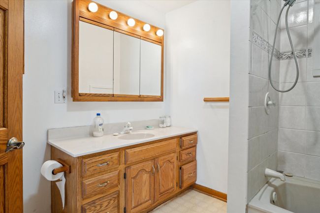 7870 N Meridian Rd, House other with 3 bedrooms, 2 bathrooms and null parking in Jackson MI | Image 11