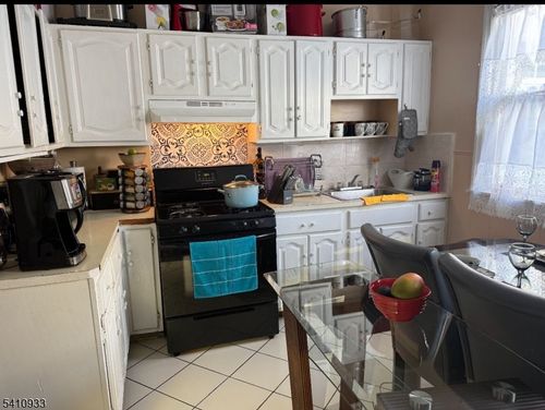 922 Grove St, Irvington, NJ, 07111-4311 | Card Image