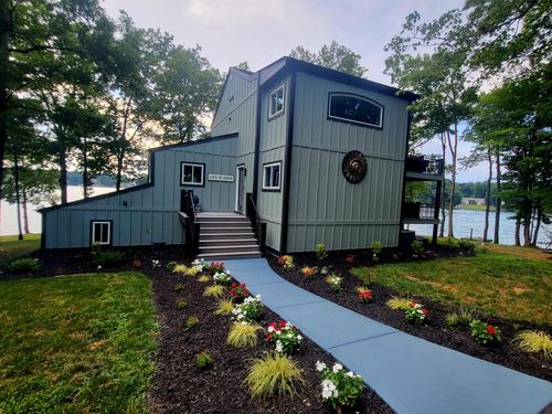 202 Lake Pine Dr, Moneta, VA, 24121-2069 | Card Image