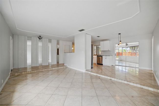 7965 Nw 9 Th St, House other with 3 bedrooms, 2 bathrooms and null parking in Margate FL | Image 5