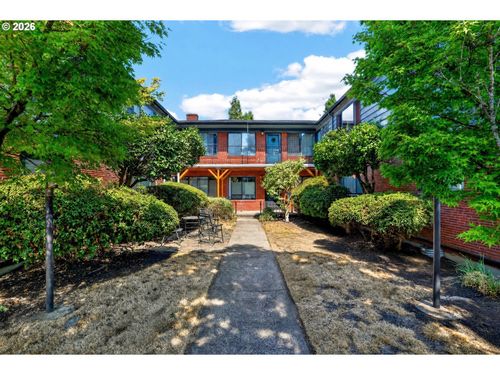3911 Ne Killingsworth St, Portland, OR, 97211-7966 | Card Image