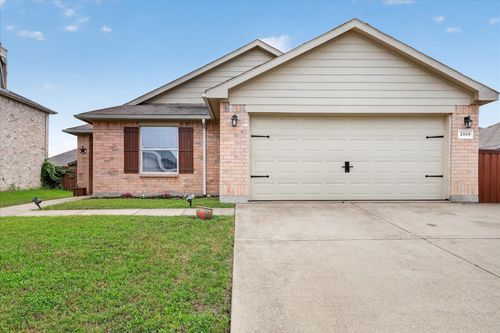 2019 Limestone Dr, Grand Prairie, TX, 75052-2694 | Card Image