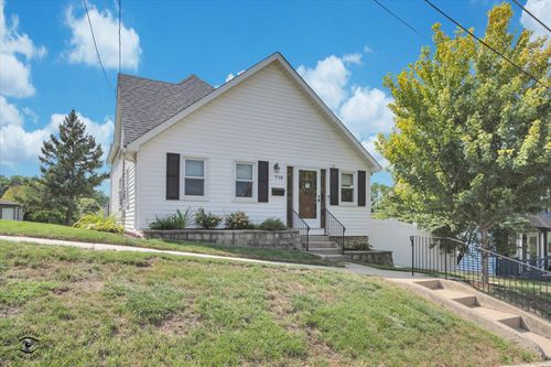 718 Hickory St, Lemont, IL, 60439-4205 | Card Image