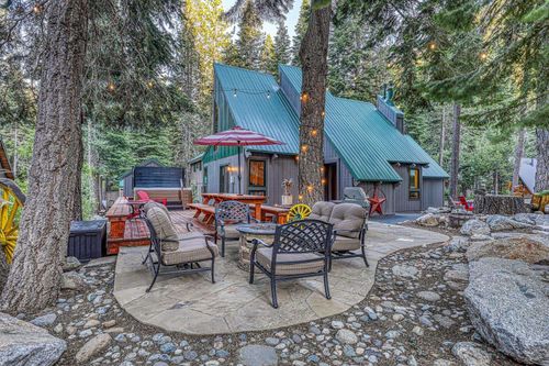 10380 Washoe Rd, Truckee, CA, 96161 | Card Image