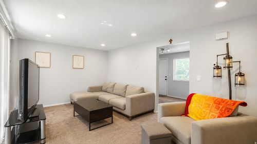 6-f-1085 N Nayon Dr, Layton, UT, 84040-2877 | Card Image